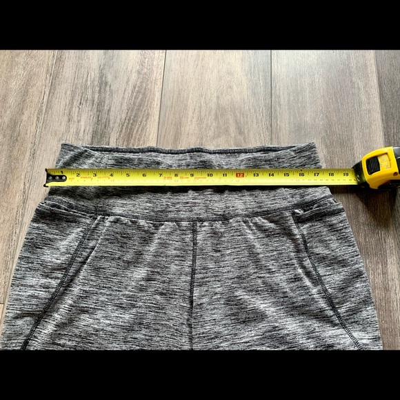 Plus Size Yoga Capris Pants Women’s Size 18/20 Moisture Wicking Livi Lan… - Picture 7 of 9